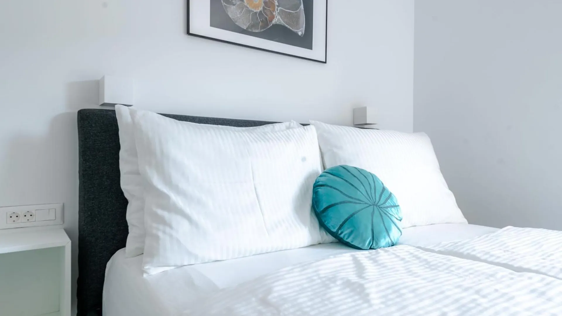 Luxury Beachfront Penthouse Apartment With Whirlpool And Spacious Rooftop Terrace, فينجيراك