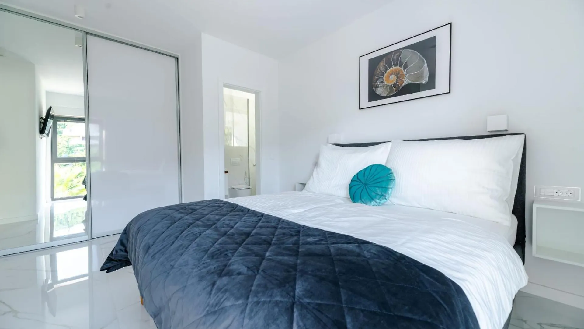 Luxury Beachfront Penthouse Apartment With Whirlpool And Spacious Rooftop Terrace, فينجيراك كرواتيا