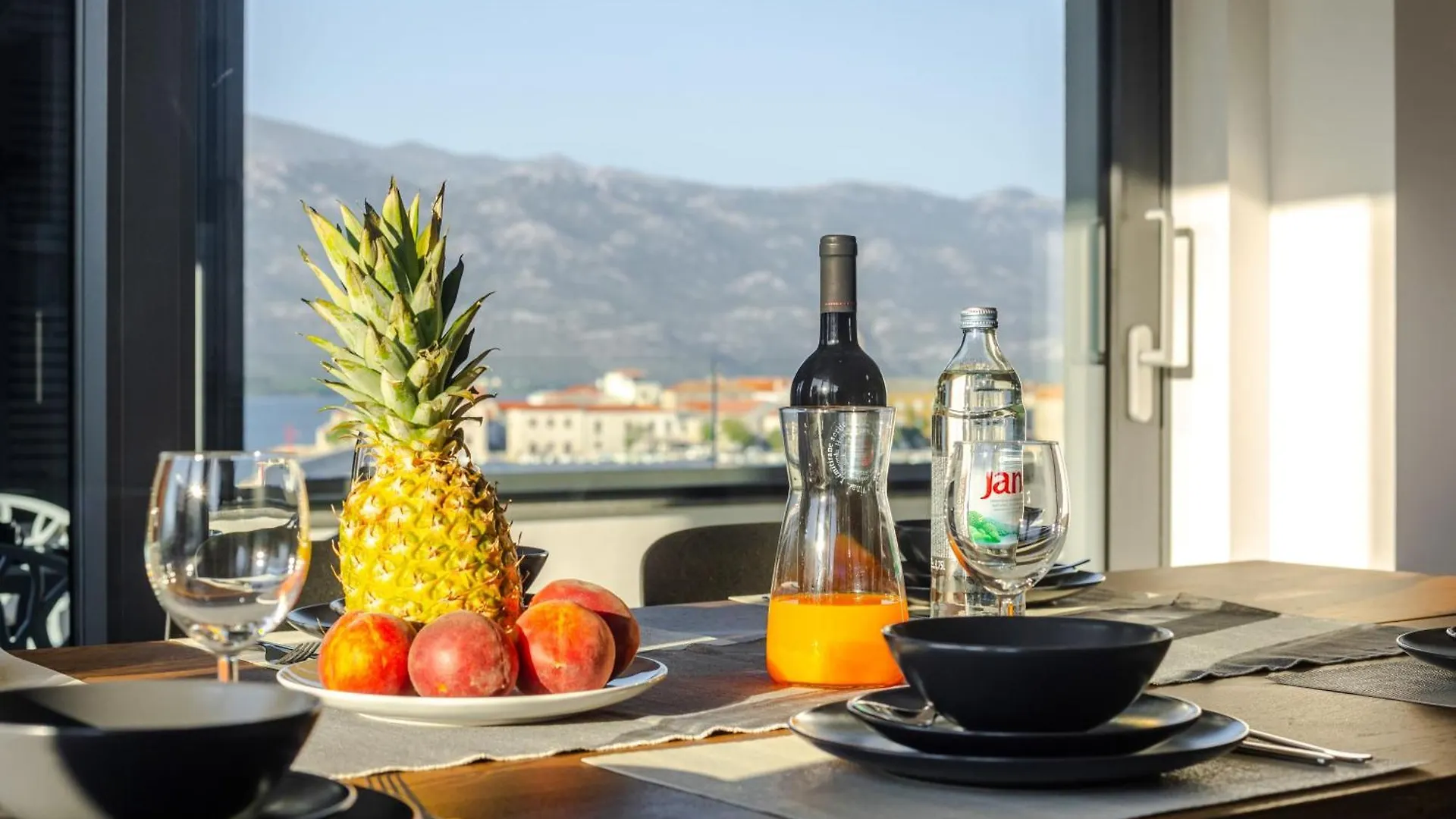 Luxury Beachfront Penthouse Apartment With Whirlpool And Spacious Rooftop Terrace, فينجيراك